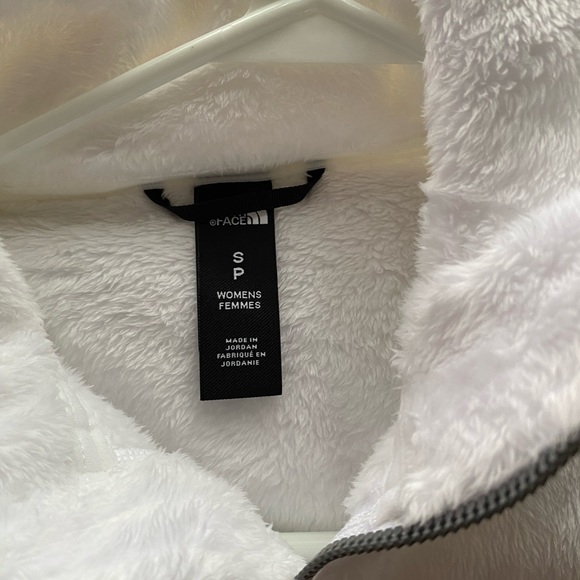 North face jacket - Picture 2 of 4